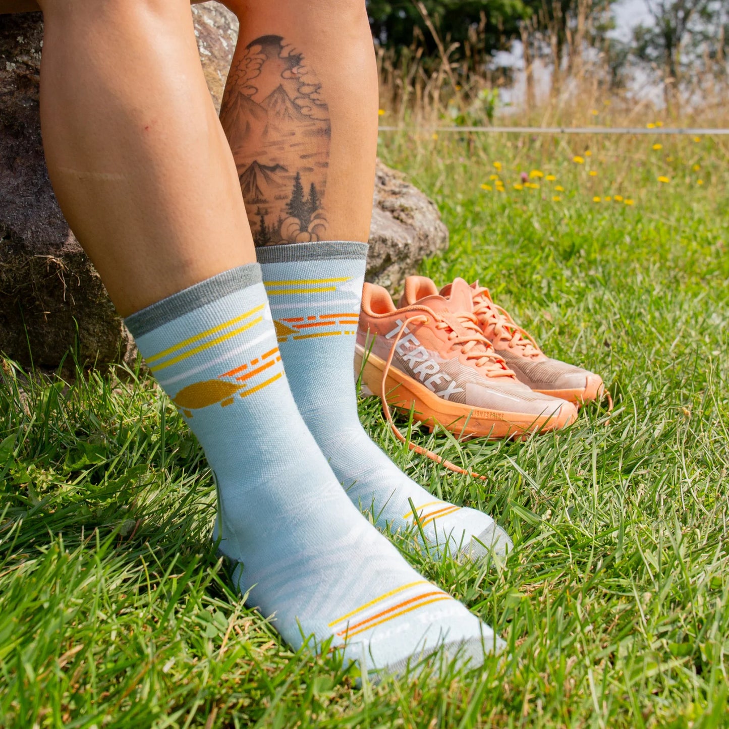 Darn Tough Pacer Micro Crew Ultra-Lightweight with Cushion Socks Women's