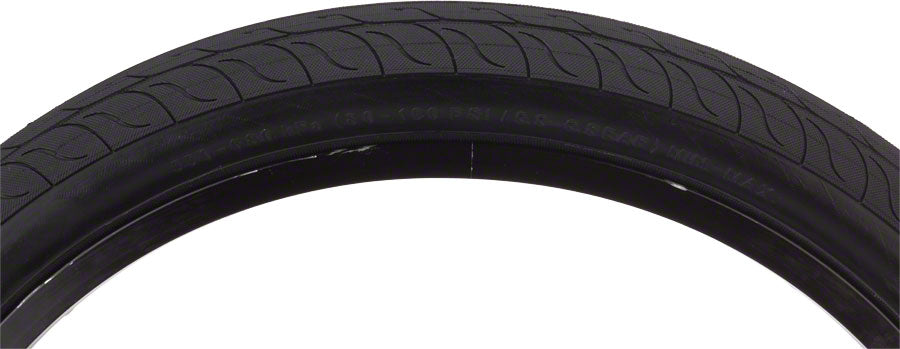 CST Decade Clincher Wire Tire